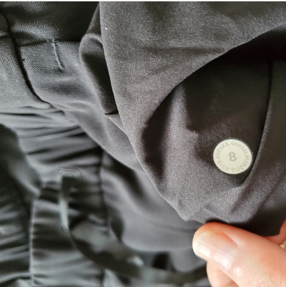 🍋Like New Lululemon On The Right Track Pant - Picture 14 of 15